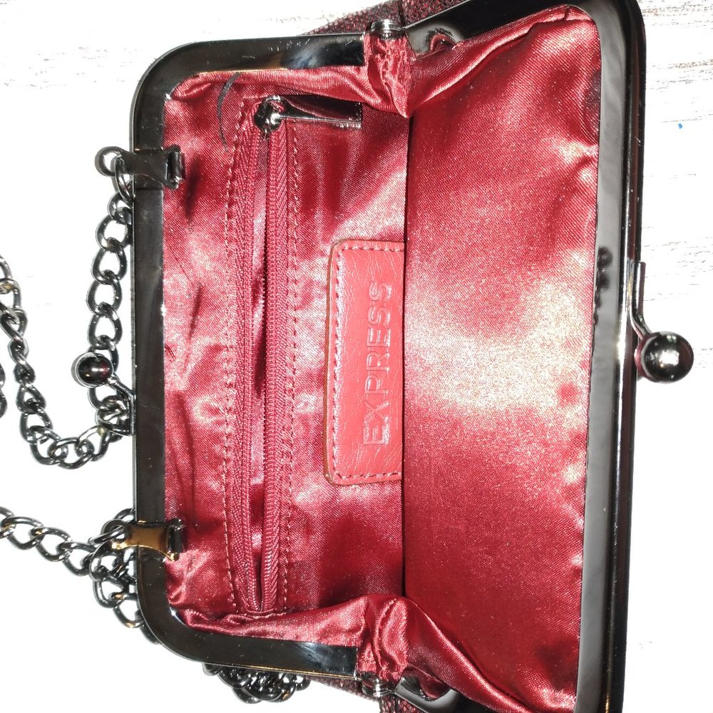 Red Clutch - Picture 6 of 7